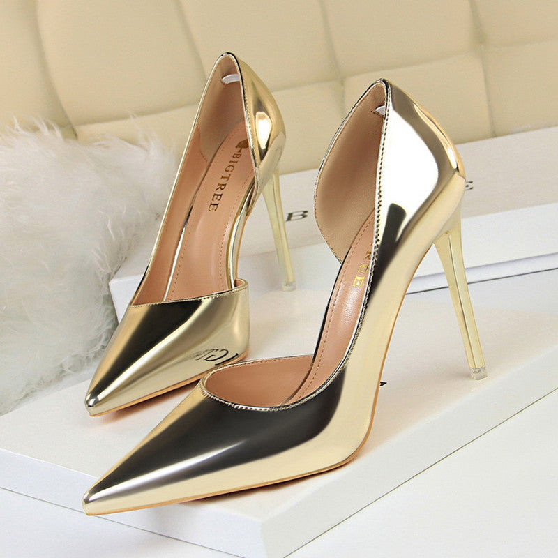 Simple stiletto shoes