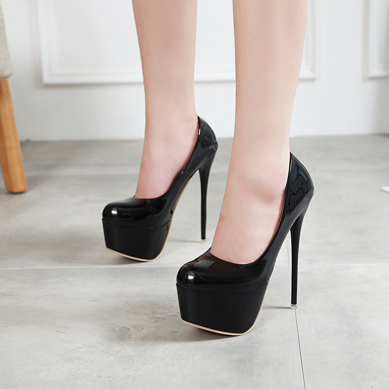 High heels shoes