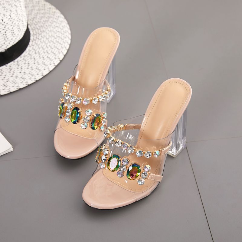 Tacones altos de diamantes para mujer de verano.